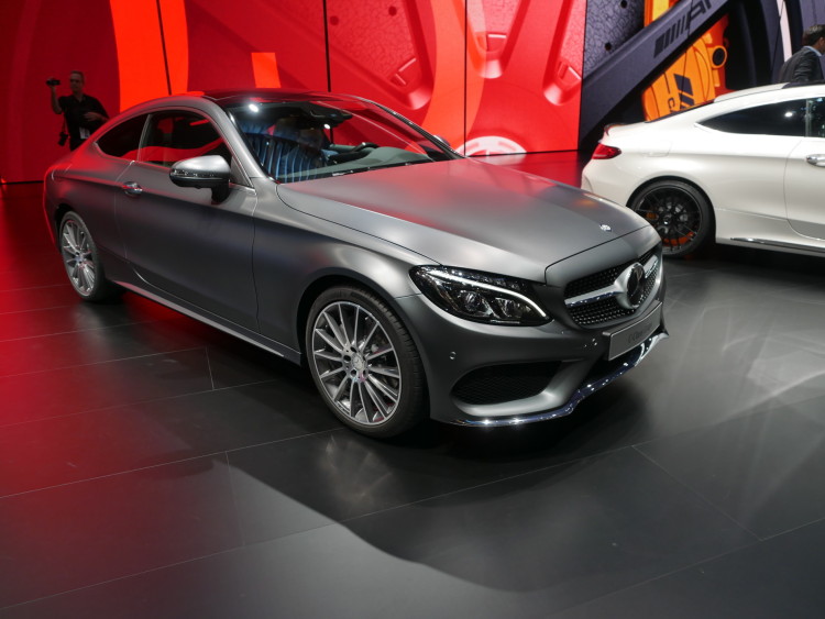 2016-Mercedes-Benz-C-Class-images-06