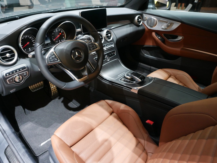 2016-Mercedes-Benz-C-Class-images-12