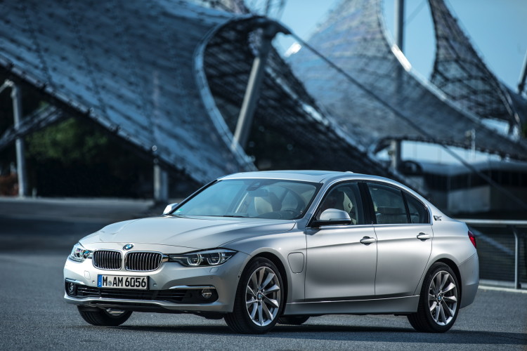 2016-bmw-330e-hybrid-images-31