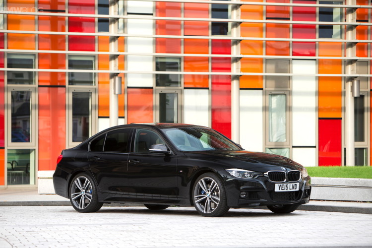 BMW 340i xDrive vs Infiniti Q50 Red Sport 400