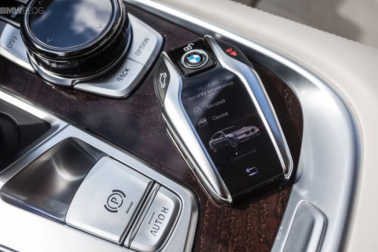 2016-bmw-7-series-launch-new-york-images-1900x-1200-51