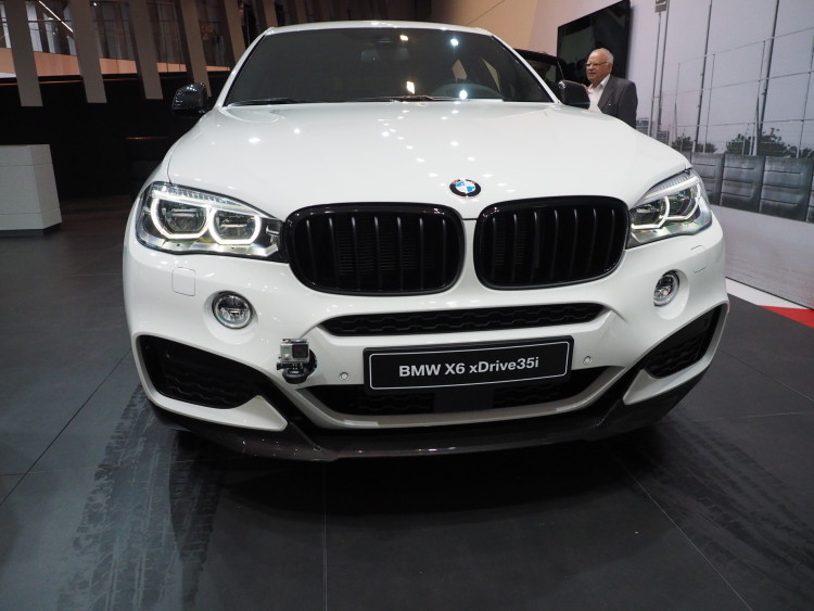 2016-bmw-x6-m-performance-parts-images-04