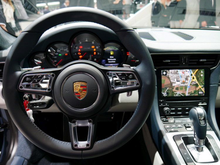 2017-Porsche-911-Turbo-images-20