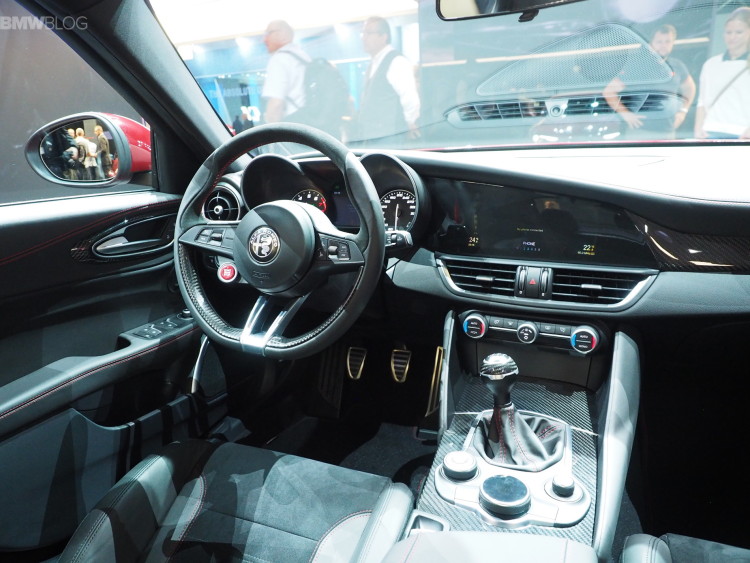alfa-romeo-giulia-qv-images-11