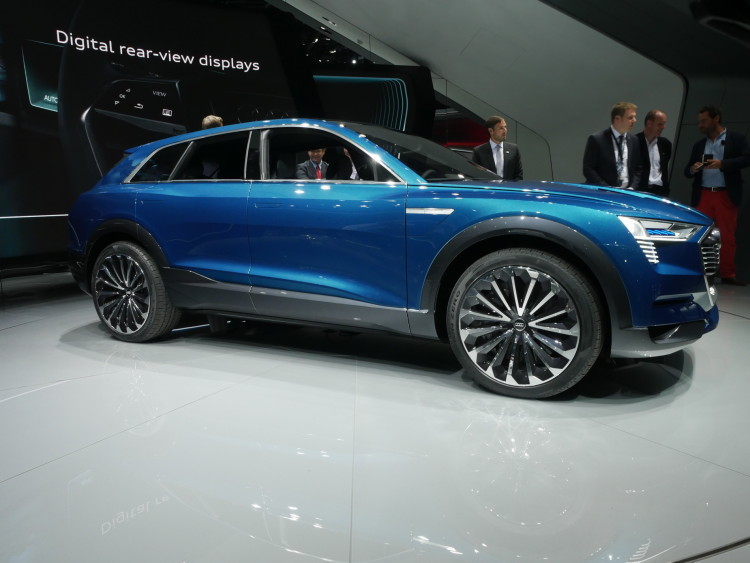 audi-e-tron-quattro-concept-images-02