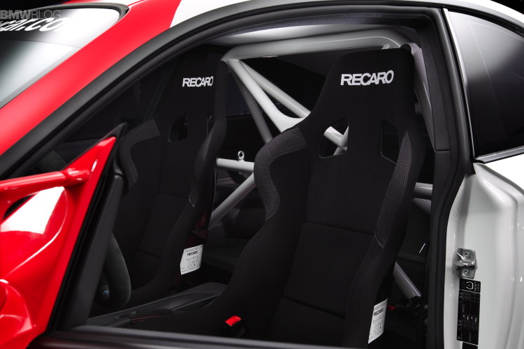 bmw-1m-safety-car-akrapovic-images-14