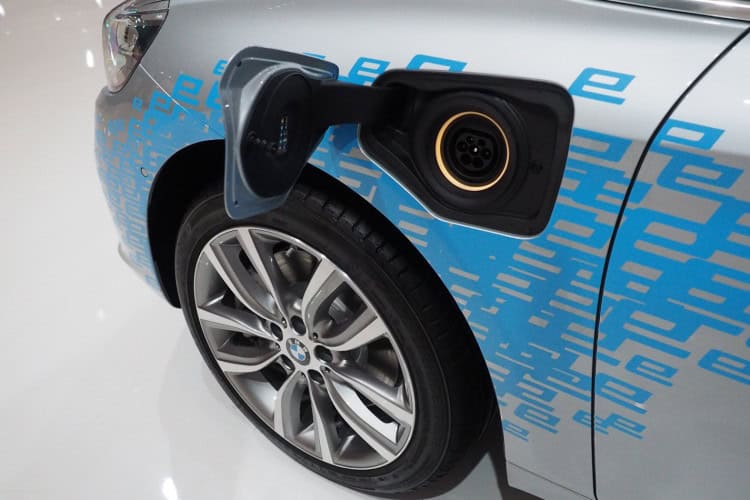 2015 Frankfurt Auto Show: BMW 225xe Active Tourer