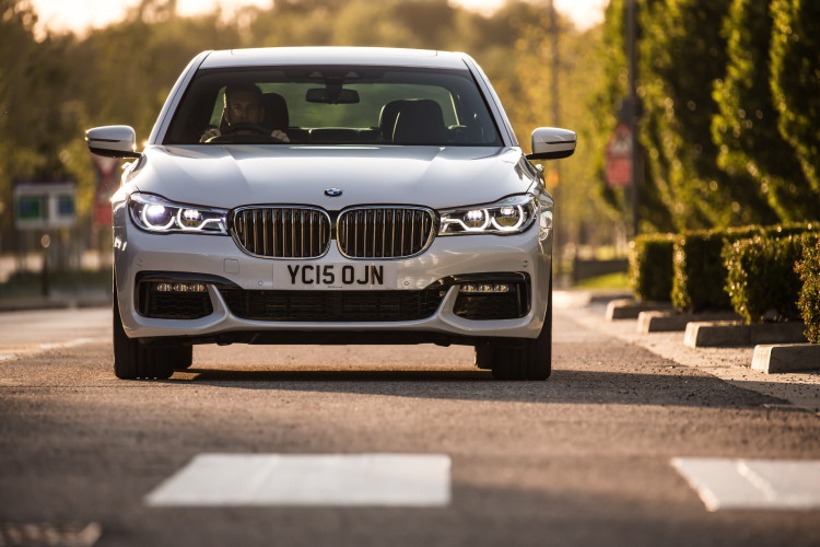 2016-BMW-730d-M-Sport-Package-62