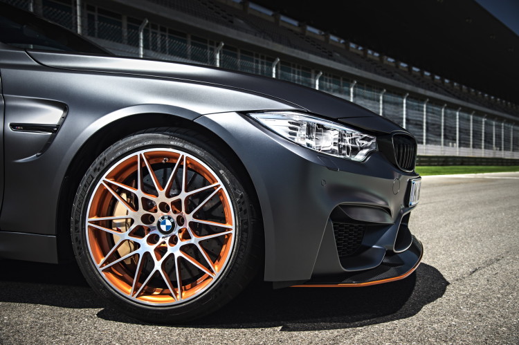 2016-BMW-M4-GTS-images-1900x1200-wallpaper-47