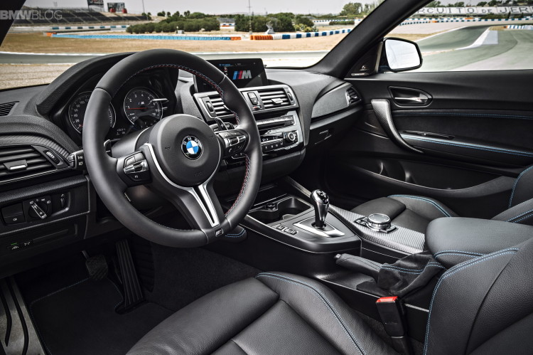 BMW-M2-interior-02