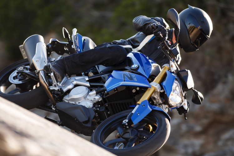 New G 310 R Promo Conveys the Spirit of Riding