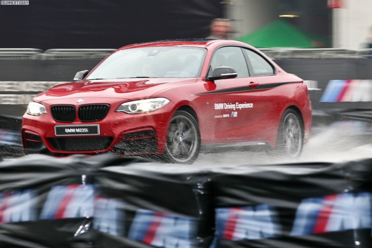 BMW-M235i-M-Performance-Drift-Action-EICMA-2015-03