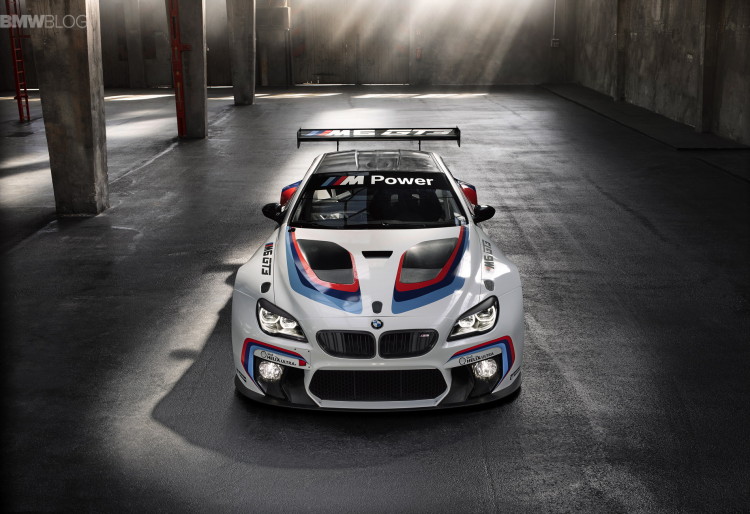 BMW-M6-GT3-Art-Car-images-1