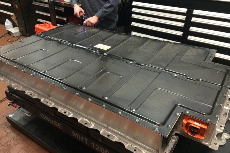 The 2017 BMW i3: 94 Ah Cells and a 125 Mile EPA Range Rating?