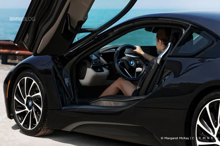 2015-BMW-i8-Test-Drive-1900x1200-12