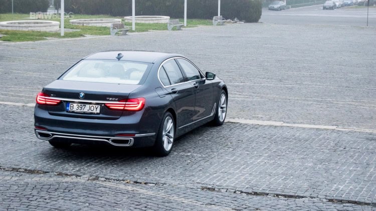 2016-BMW-730d-xDrive-test-drive-review-38