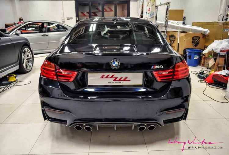 Midnight-Blue-BMW-M4-15