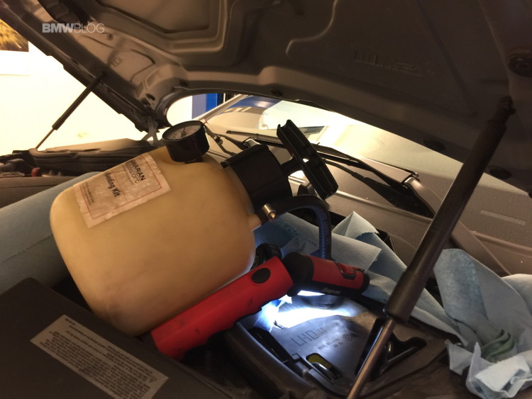 how-to-change-brake-fluid-bmw-m3-images-34