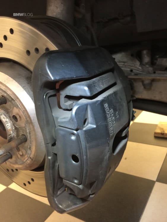 how-to-change-brake-fluid-bmw-m3-images-35