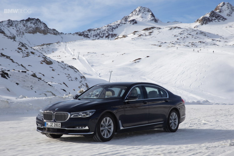 The new 2016 BMW 750Li xDrive drifts in the Alps