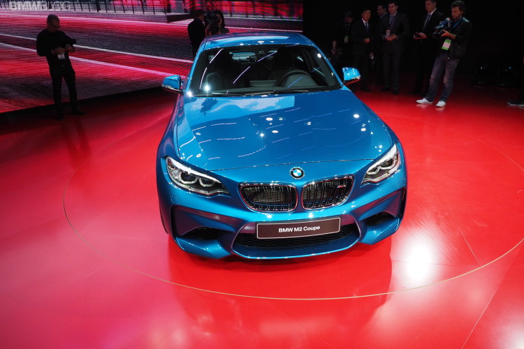 World Premiere: 2016 Detroit Auto Show – BMW M2