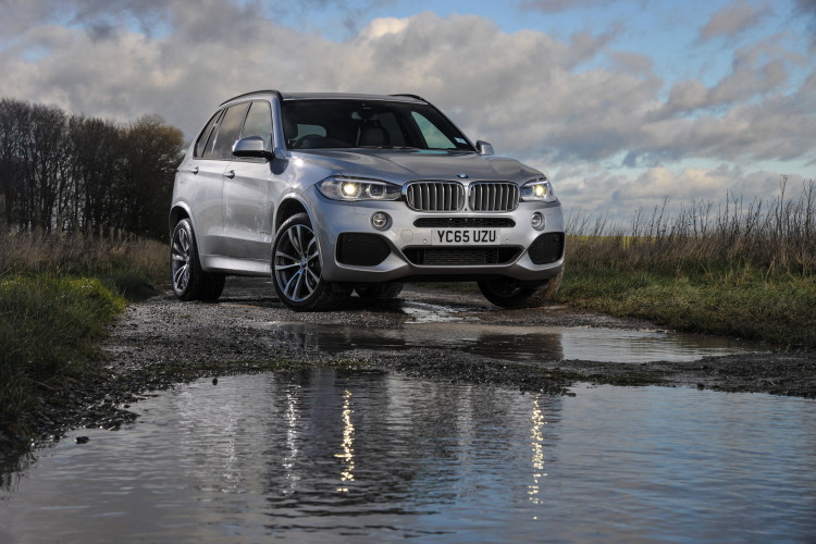 BMW X5 xDrive40e vs Range Rover Sport Td6