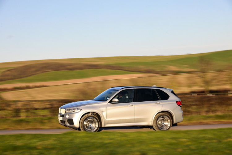 2016-BMW-X5-xDrive40e-images-UK-35