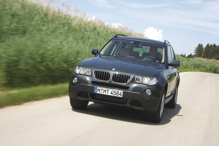 30-years-BMW-xDrive-25