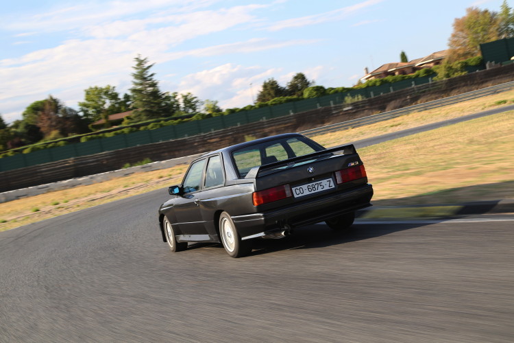 BMW-M3-E30-photos-8