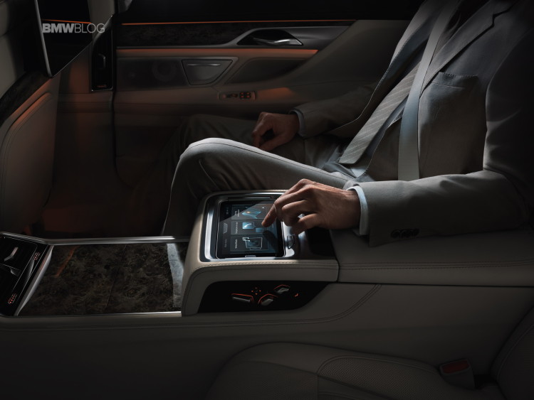 BMW-gesture-controls-4