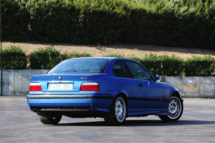 E36-BMW-M3-race-track-2