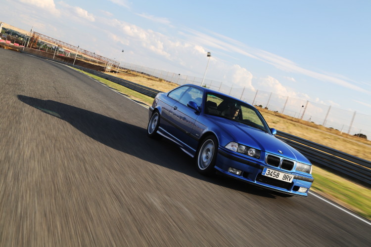 E36-BMW-M3-race-track-4