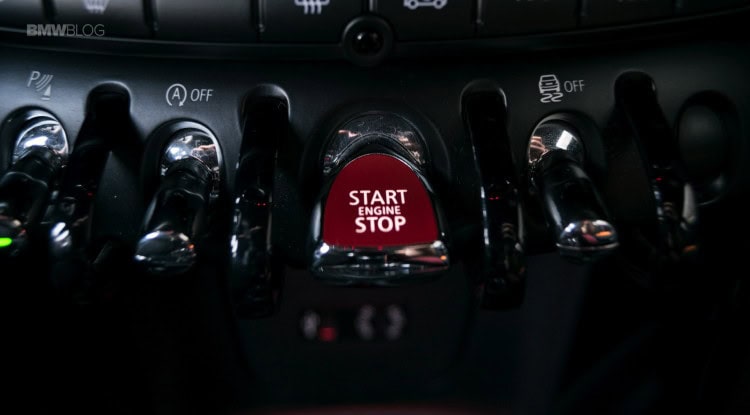 2016-MINI-JCW-Hardtop-test-drive-12