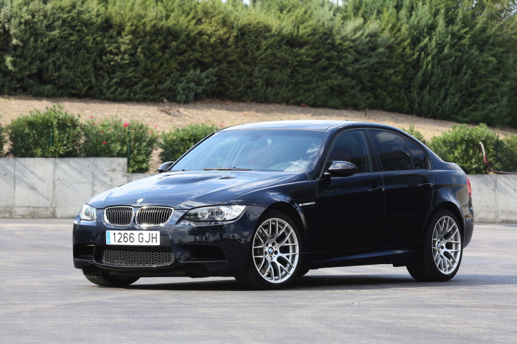BMW-E90-M3-images-1
