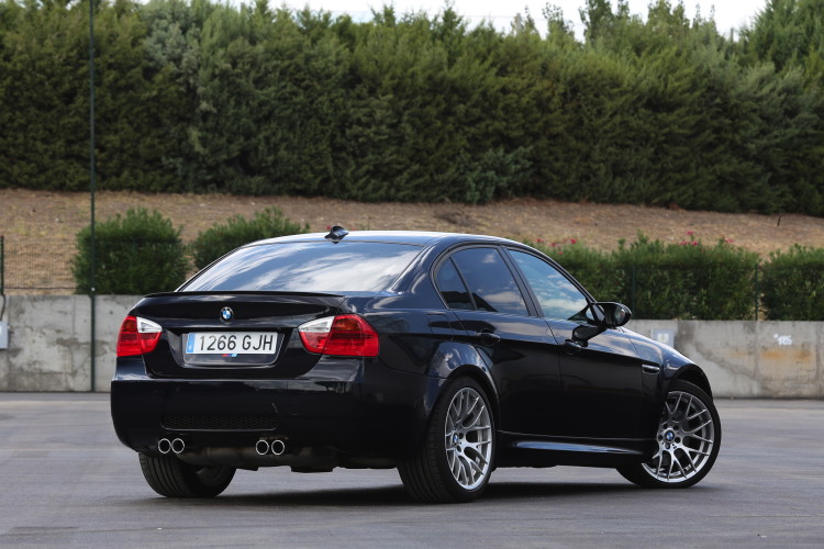 BMW-E90-M3-images-2