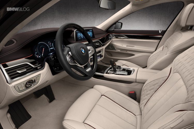BMW-M760Li-xDrive-images-24