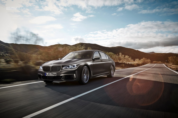 Videos: 2016 BMW M760Li xDrive