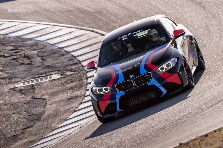 A closer look at a Black Sapphire BMW M2 – VIDEO