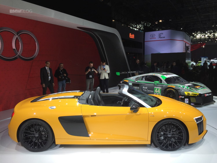 2016-Audi-R8-Spyder-10