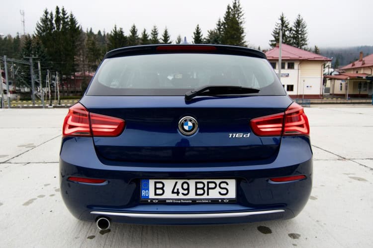 2016-BMW-116d-test-drive-review-52