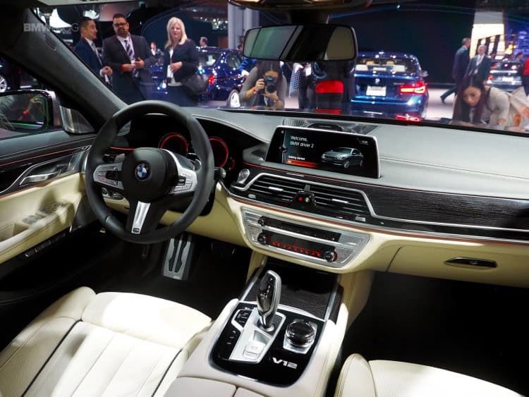2016-BMW-M760Li-New-York-Aut-Show-16