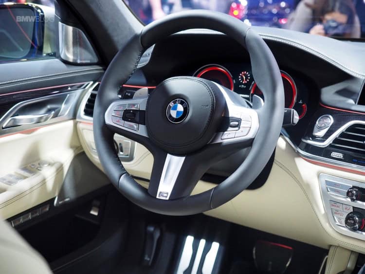 2016-BMW-M760Li-New-York-Aut-Show-17