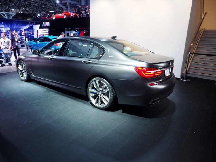 2016-BMW-M760Li-New-York-Aut-Show-2