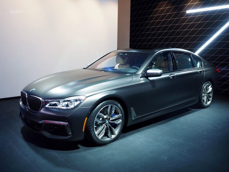 2016-BMW-M760Li-New-York-Aut-Show-30