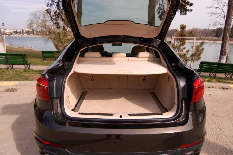 2016-BMW-X6-xDrive30d-test-drive-18