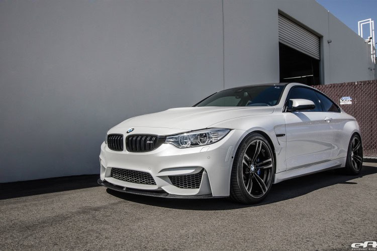 Alpine White M4 Gets Perfectly Modded