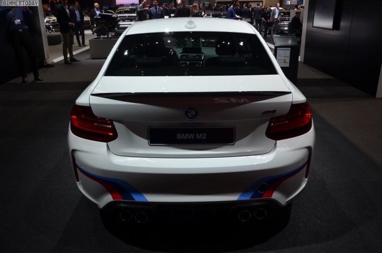 BMW-M2-Coupe-F22-M-Performance-Zubehoer-Autosalon-Genf-2016-LIVE-24