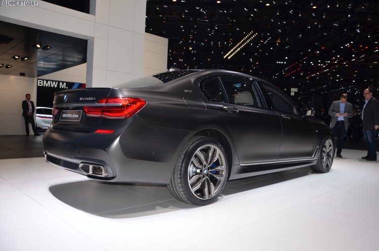 BMW-M760Li-G12-V12-xDrive-7er-2016-Frozen-Dark-Brown-Genf-Live-02