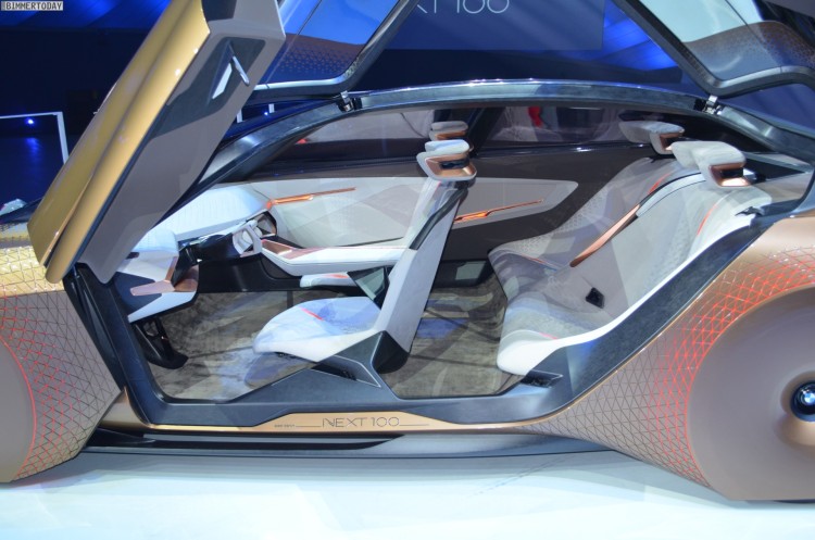 BMW-Vision-Next-100-Live-Interieur-03