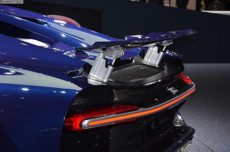 Bugatti-Chiron-2016-Genf-Live-12